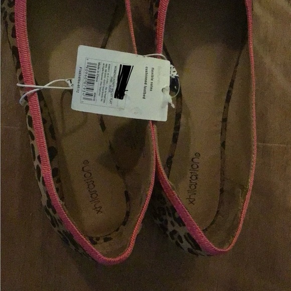 Xhilaration Leopard shoes - Picture 2 of 5